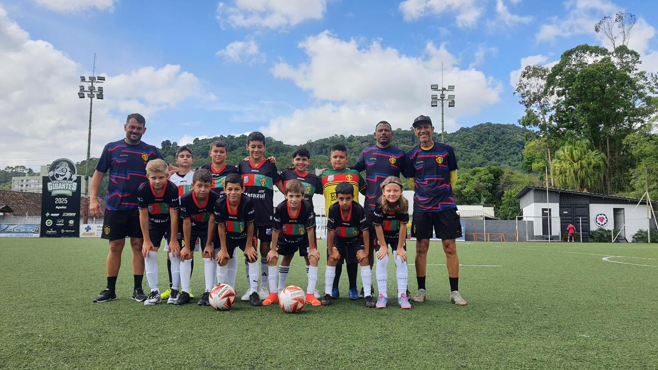 Equipe do Brusque FC em amistoso em Blumenau